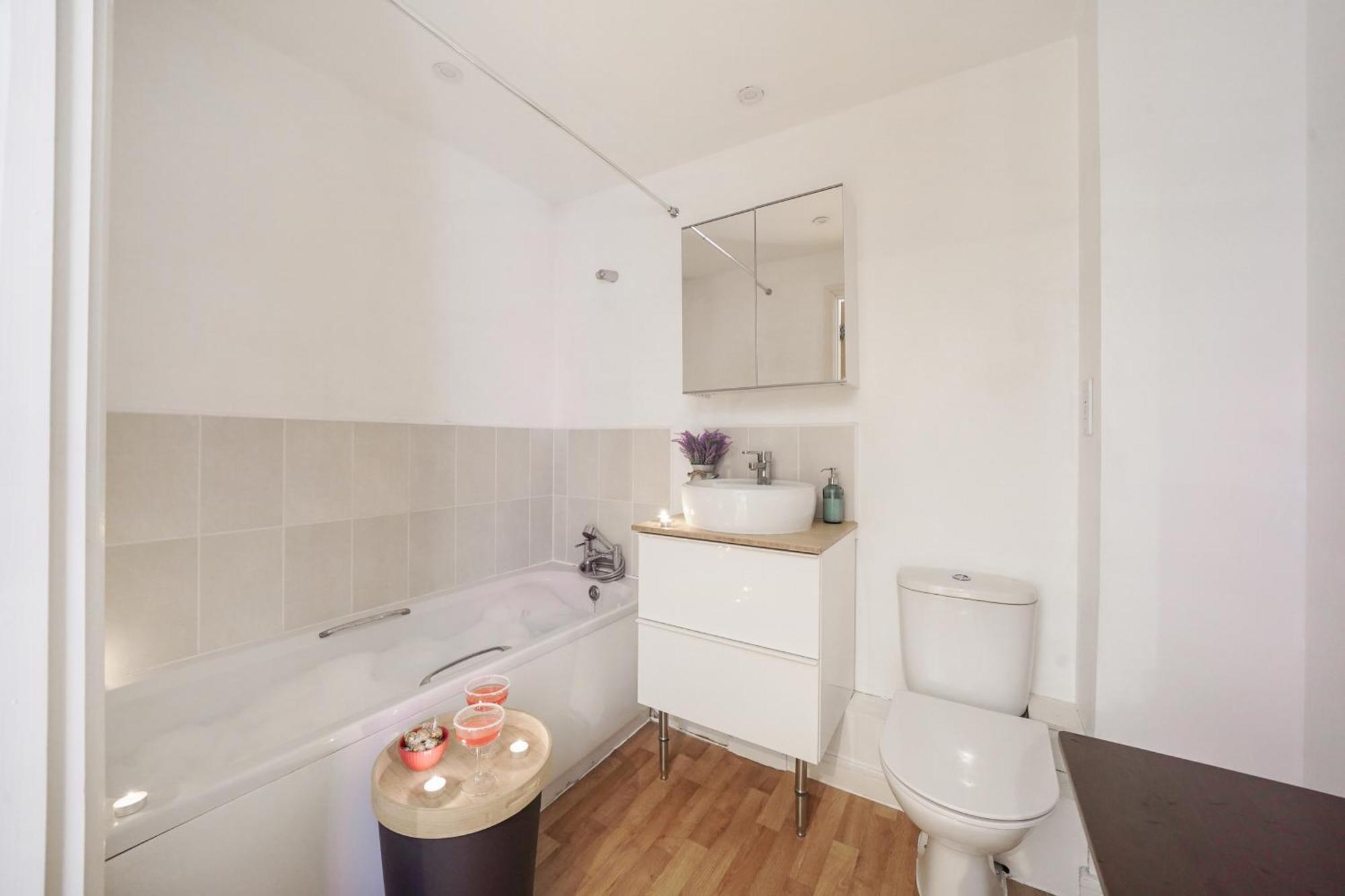 City Riverside - 2 Bedroom & Free Parking Баркинг Экстерьер фото